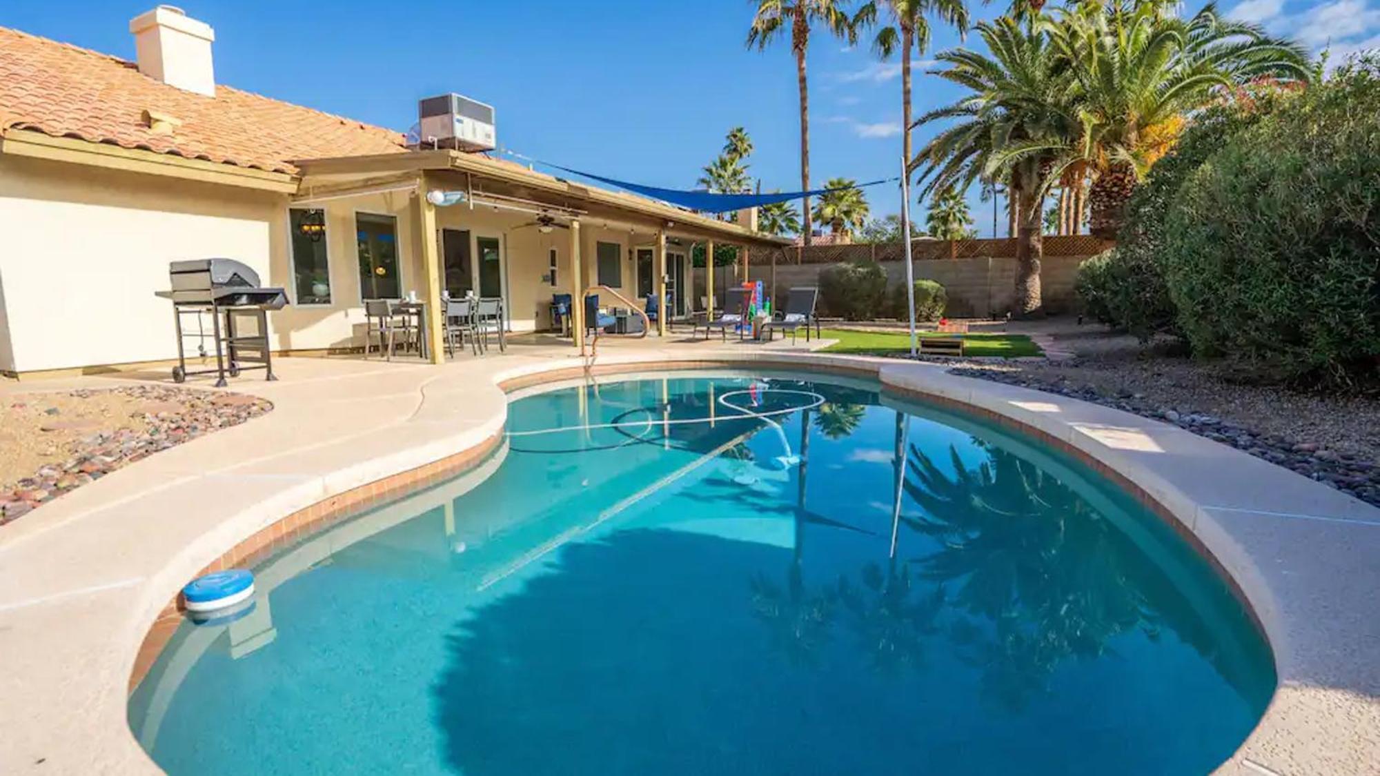 Holiday home Stylish N Scottdsdale 4 Bdrm With Sparkling Pool And Games Galore Phoenix