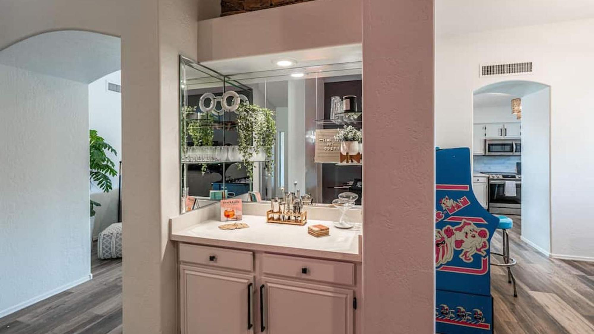 Stylish N Scottdsdale 4 Bdrm With Sparkling Pool And Games Galore *